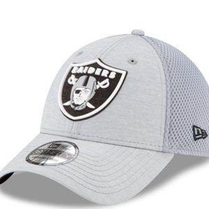 New Era LAS VEGAS RAIDERS NFL RUBBER FRONT 39THIRTY Fitted Hat NEW